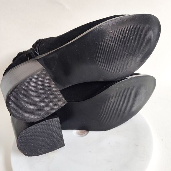 Steve Madden Java Suede Black Ankle Boots Size 6 Laser Cut Design V-Cut Side Zip - Picture 7 of 10